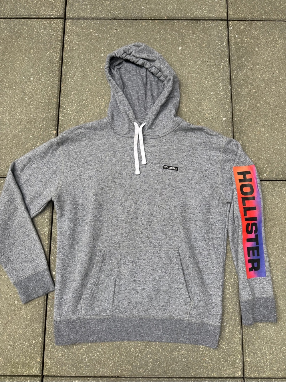 Hollister Men’s XL Gray Gradient Graphic Logo Pullover Hoodie